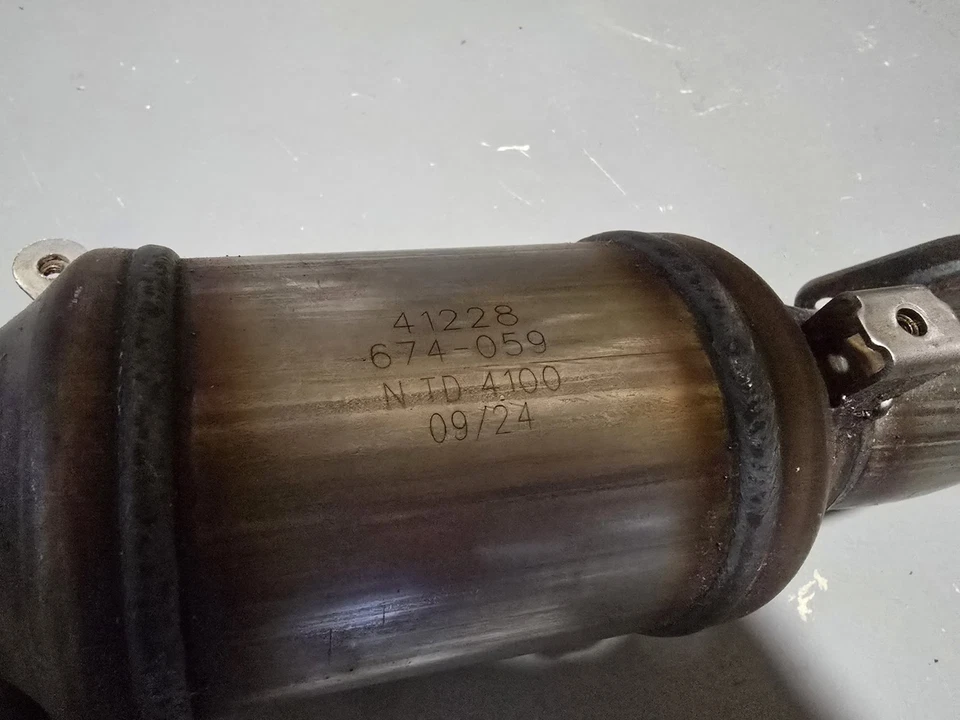 催化转换器带集成排气歧管东方制造 41228 — 第 2/4 张图片