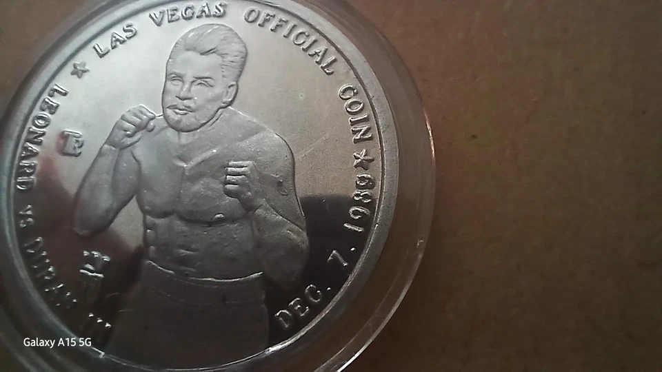 🥊ROBERTO DURAN SUGAR RAY LEONARD III  Uno Mas Boxing Las Vegas Silver .999 Coin - Image 3 of 4