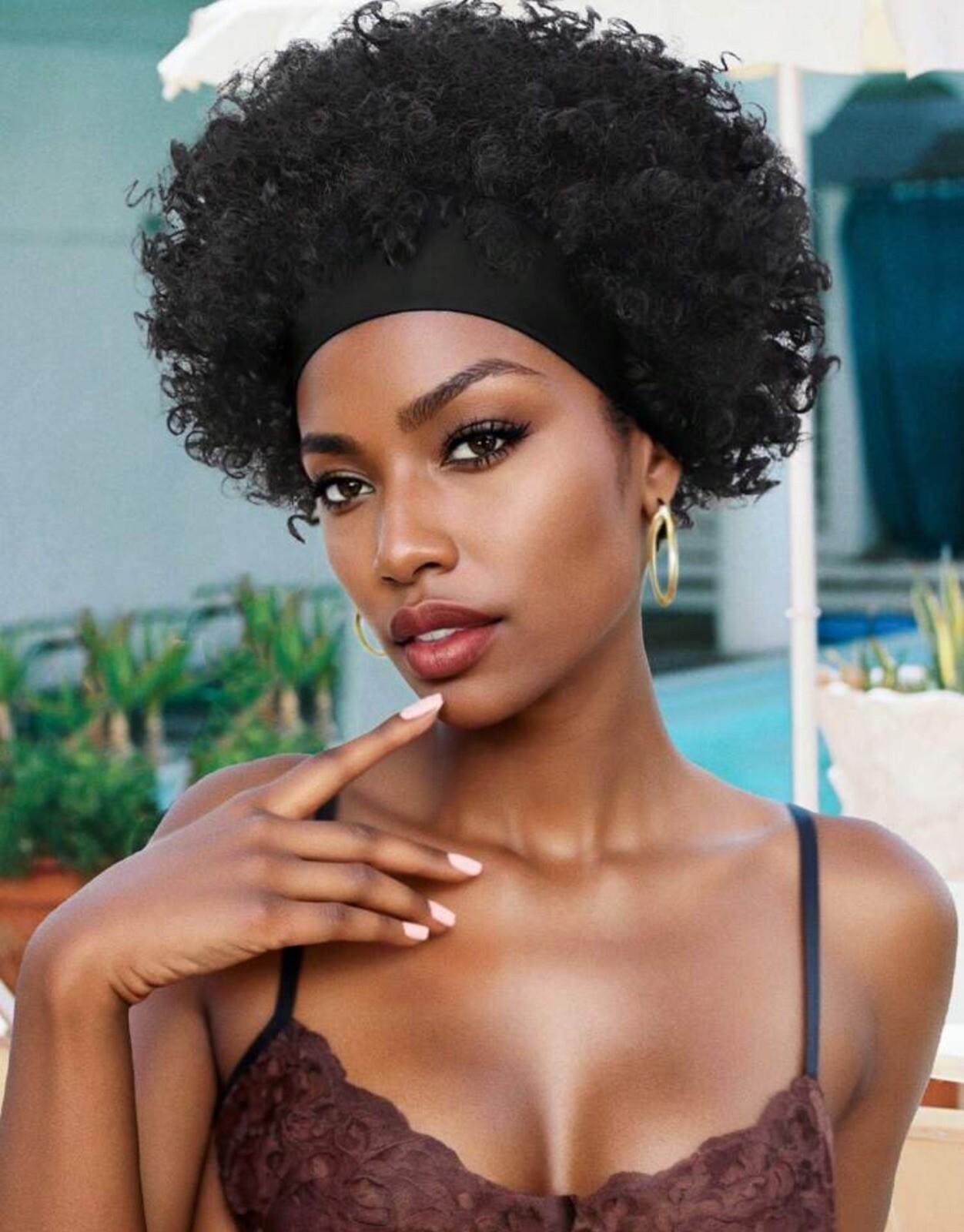 Perruque synthétique bandeau afro courte noire bouclée Maya avec 4 bonnets