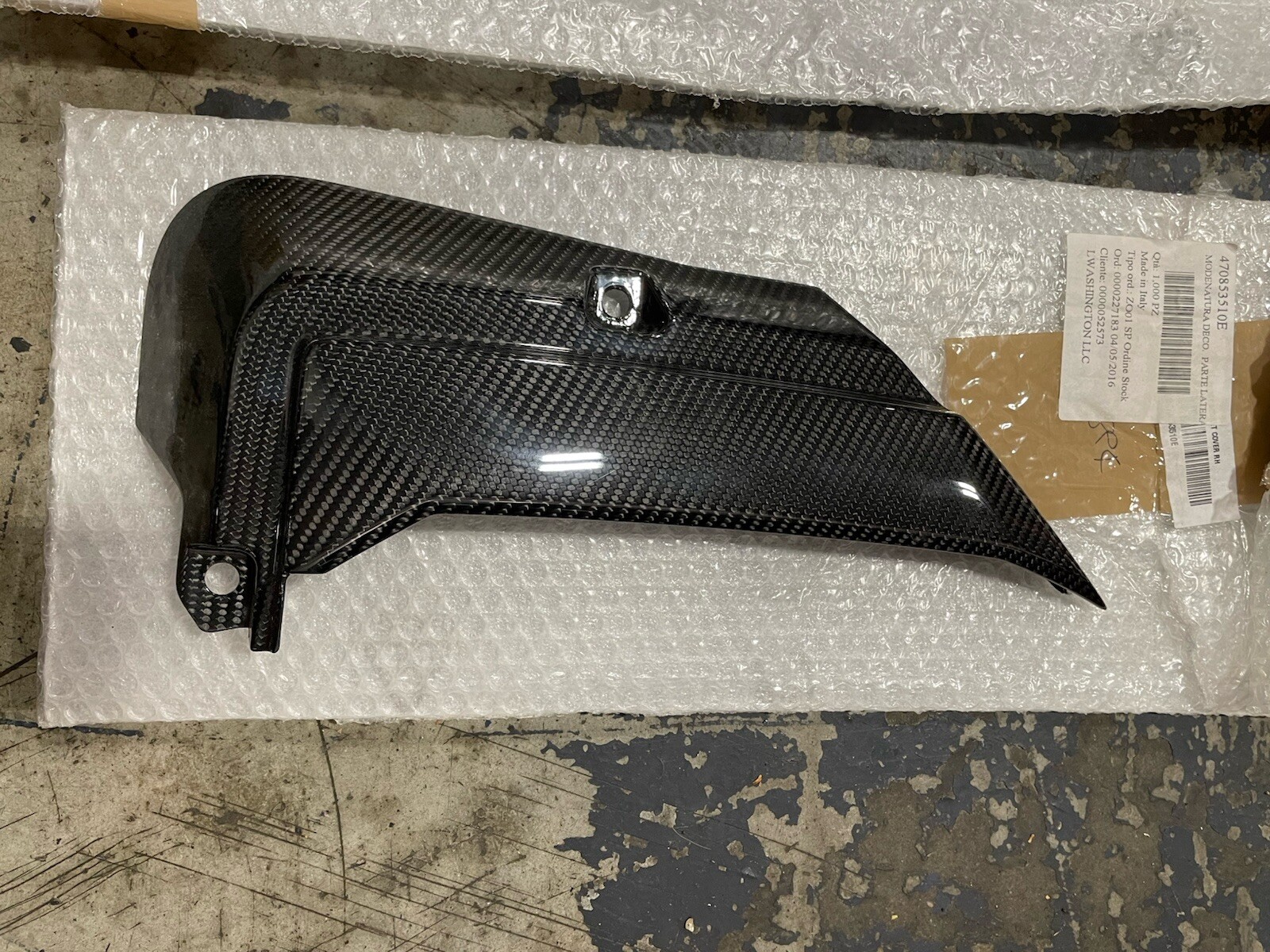 NEW LAMBORGHINI AVENTADOR CARBON FIBER HOOD EYELID SET OEM 470853510E 470853509E