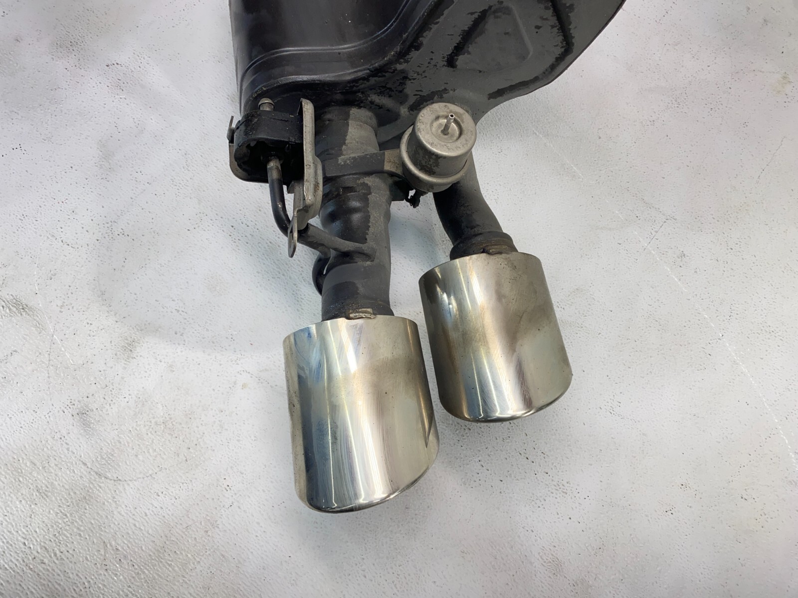 14-21 Maserati Quattro Ghibli M157 Rear Right Passenger Exhaust Muffler Tip OEM✅