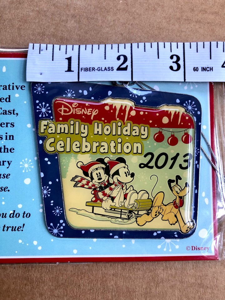 new-disney-cast-holiday-celebration-ornament-85th-anny-retro-mickey