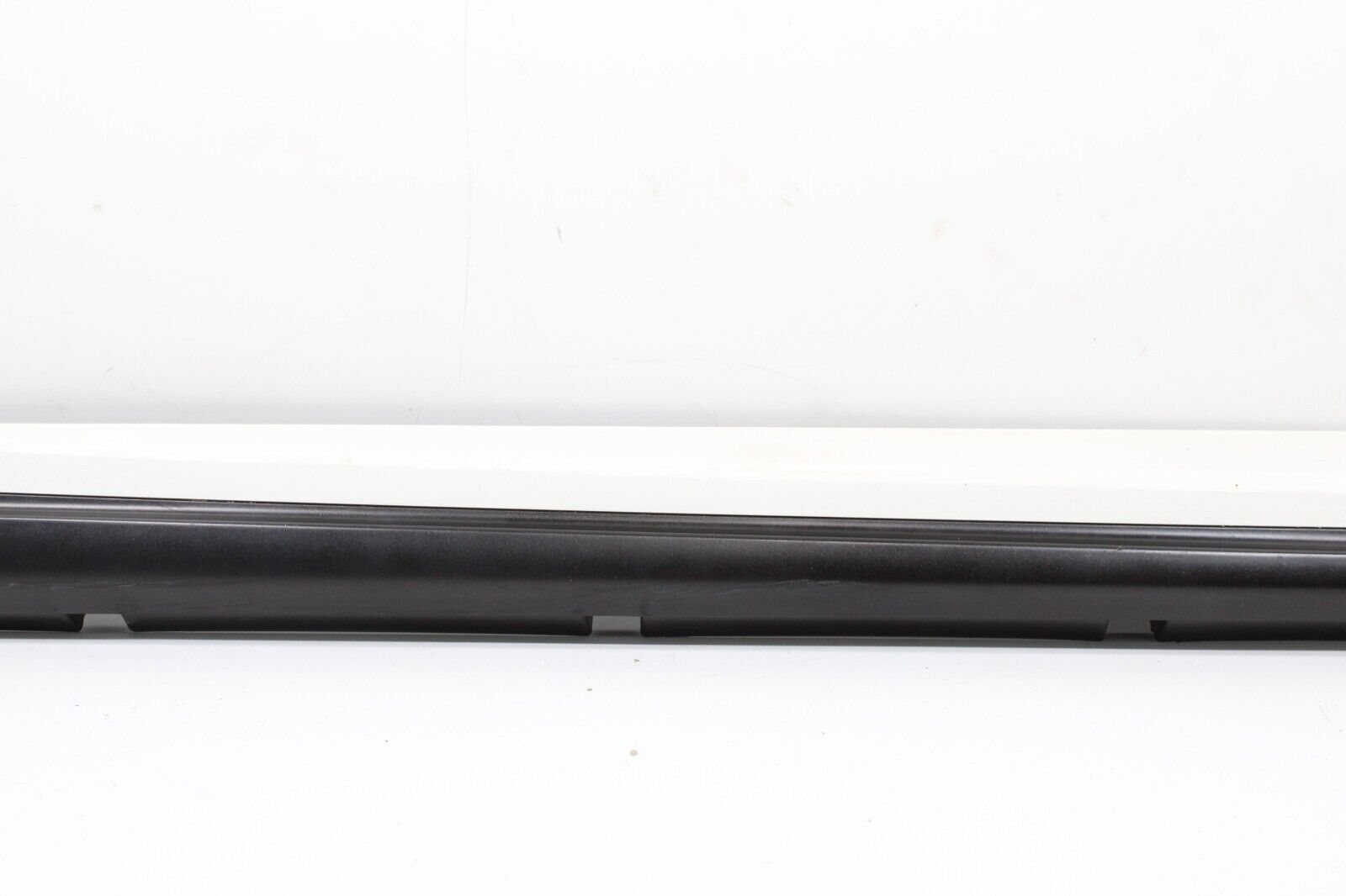 2014 - 2020 MASERATI GHIBLI RIGHT PASSENGER SIDE SKIRT ROCKER PANEL MOLDING OEM