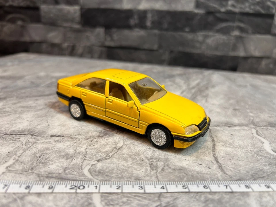 Opel Omega A - Sin marca - China 1/43 amarillo diecast coche de juguete excelente estado Foto 2 de 4