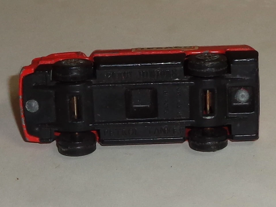 Vintage Corgi Juniors Red Texaco Petrol Tanker Good Condition 1/64 - Image 3 of 3