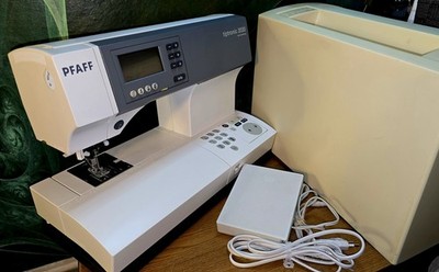Pfaff Tiptronic 2030 mit IDTsystem Freiarm-flachbett Nähmaschine Top-Zustand 