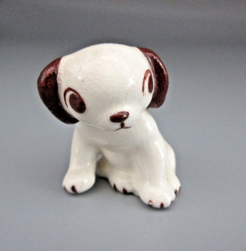 HTF Early Retired Hagen Renaker Mini Brown & White Dog Sitting Up - Rare