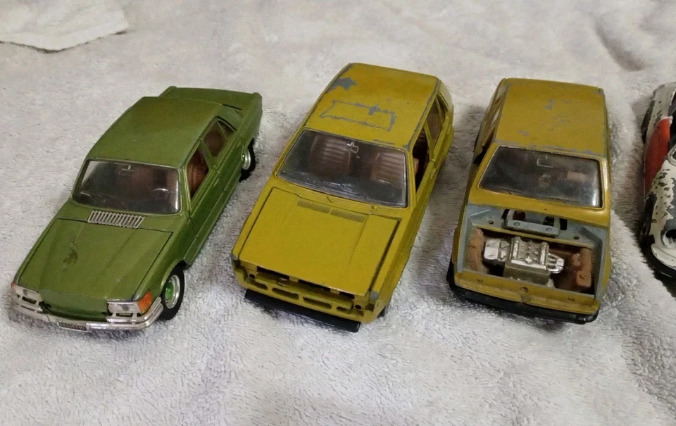 Mebetoys 1/25 Lotto Rottami Golf Giulietta Visa Alfetta Porsche Mercedes Chrysle - Immagine 2 di 4