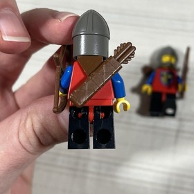 Vintage Lego Crusader Axe Knight Minifigure Castle cas237 Quiver Arrow 6062 6080