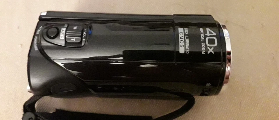 JVC Everio GZ usata 40x Optical Zoom 200x Digital Zoom FULL HD doppia batteria - Immagine 4 di 4