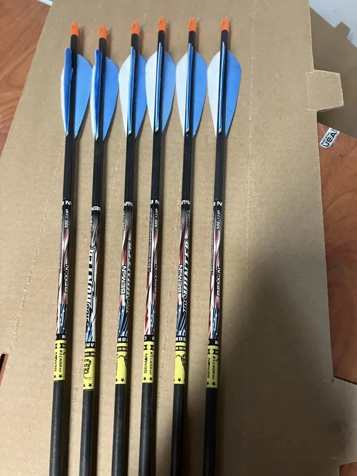 Beman ICS Patriot Hunter 500 1/2 Dozen Fletched Feathers 2 Blue 1 White - Image 3 of 3