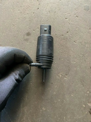 BMW E81 E87 1er E90 E91 3er Wischwasserpumpe Wischer Scheibenwischer 8377612