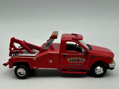 Johnny Lightning Classic Gold 1999 Ford F-450 Wrecker Tow Truck, 1:64, Excellent - Picture 6 of 11