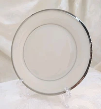 Vintage Lenox Solitaire Platinum Ivory Bread Plate Porcelain 6 3/8" Discontinued