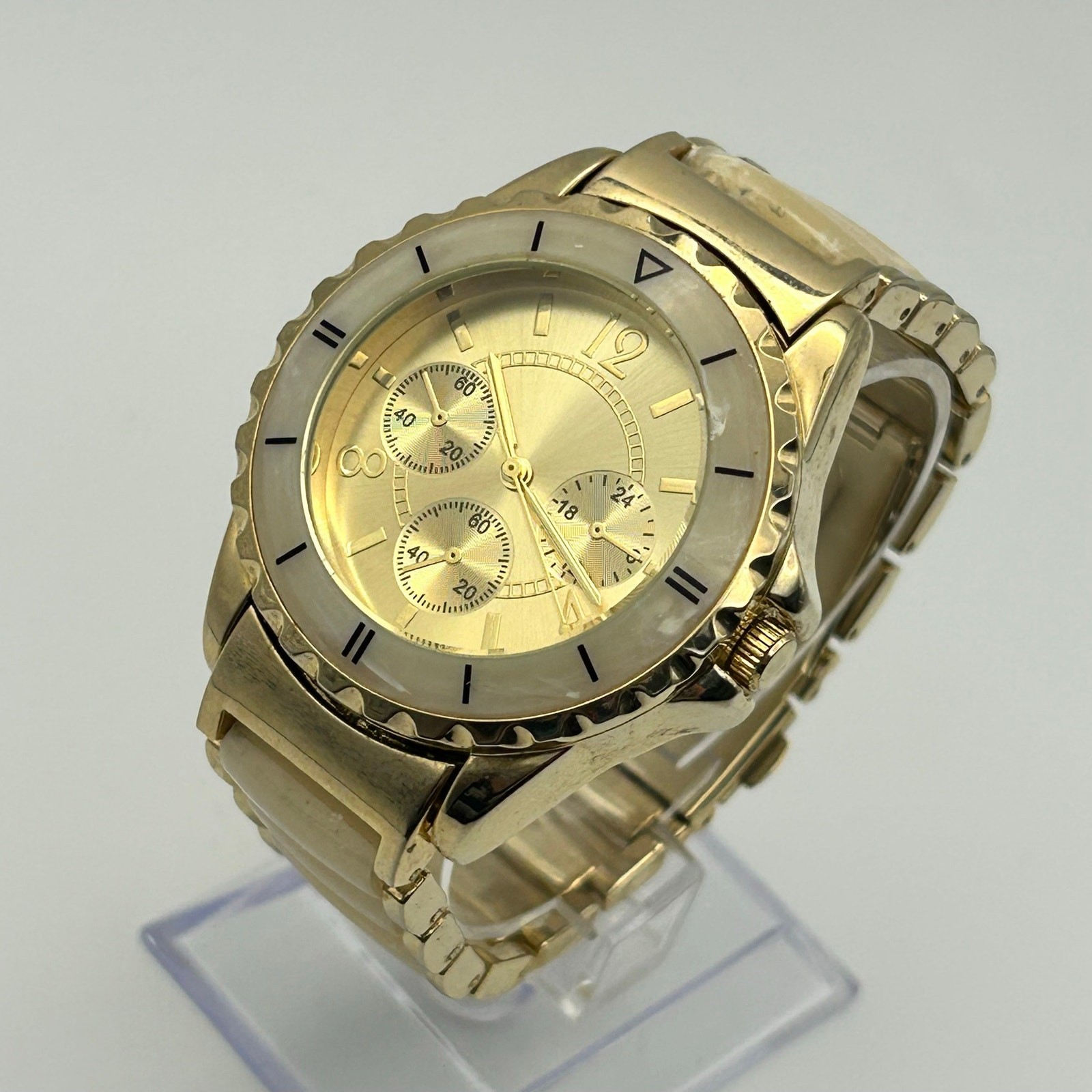 Women’s Gold Tone Chronograph Style Dial Watch Working New Battery image 3