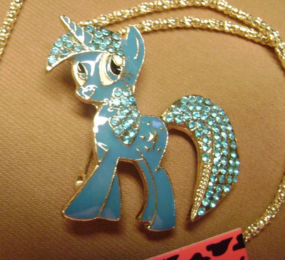 NWT- BETSEY JOHNSON CUTE BLUE CRYSTAL ENAMEL UNICORN  BROOCH PENDANT NECKLACE