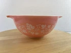 New ListingVintage Pyrex 442 Pink Gooseberry 1.5 qt Cinderella Mixing Bowl Nesting