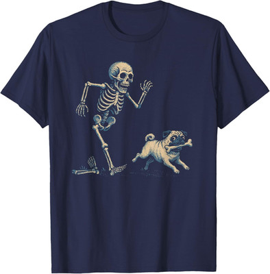 Funny Skeleton Chasing Pug Halloween Dog Mom Pug Lover T-Shirt
