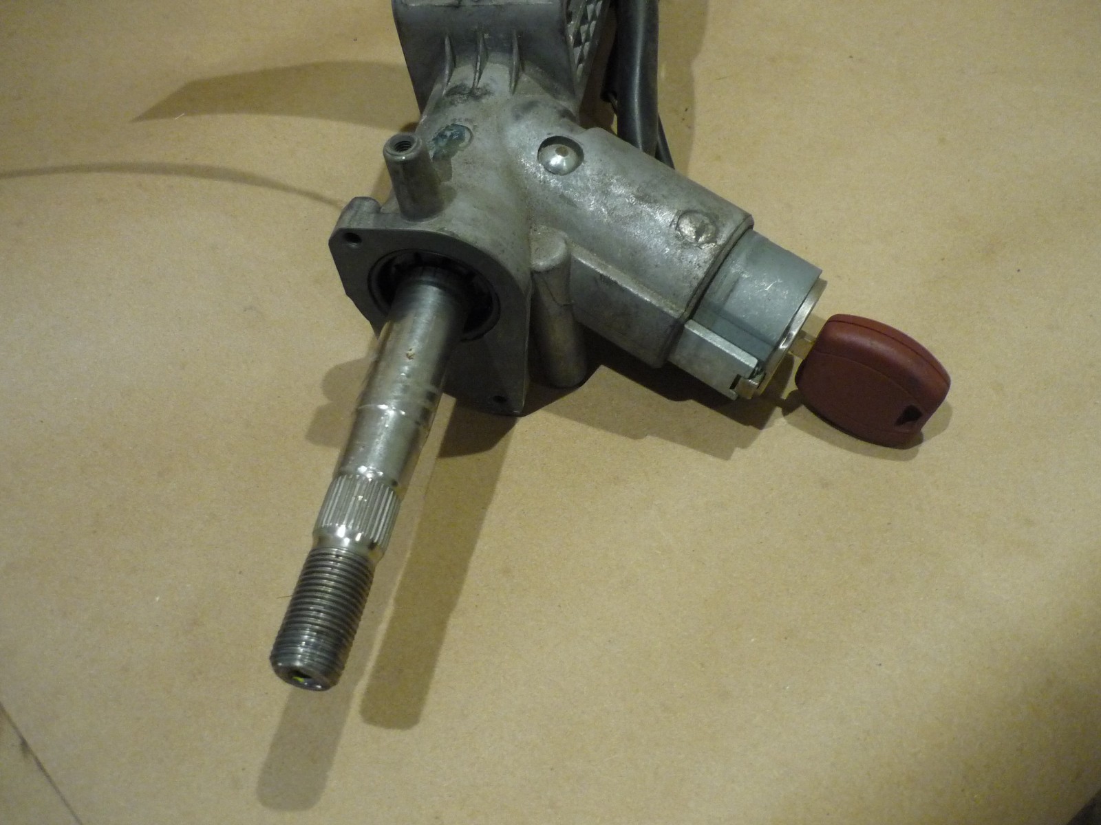 Maserati 4200 Coupe/Spyder - Steering Column With Key - P/N 195590
