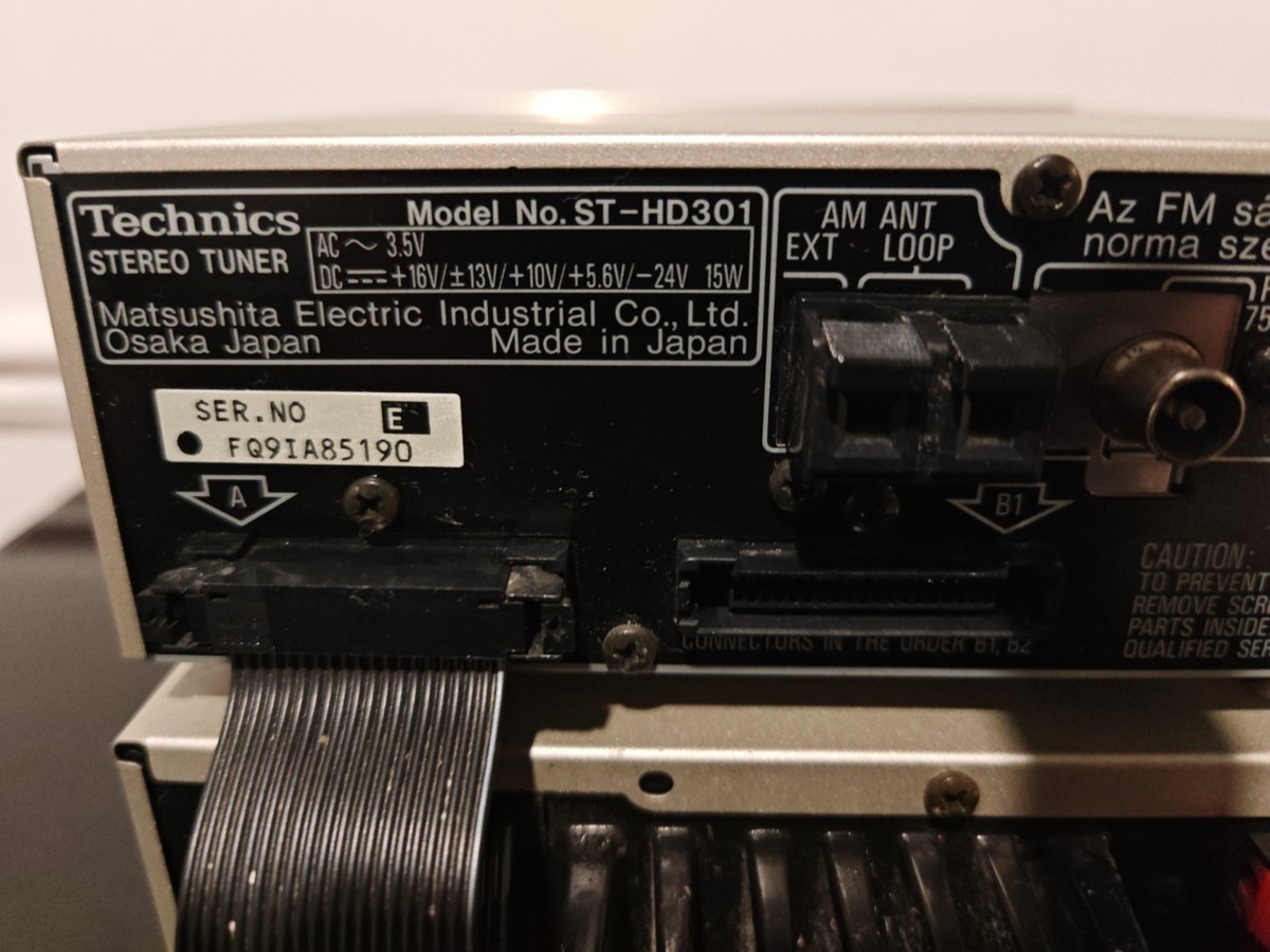 TECHNICS SE-HD301 Amplifier And TECHNICS ST-HD301 tuner Hifi