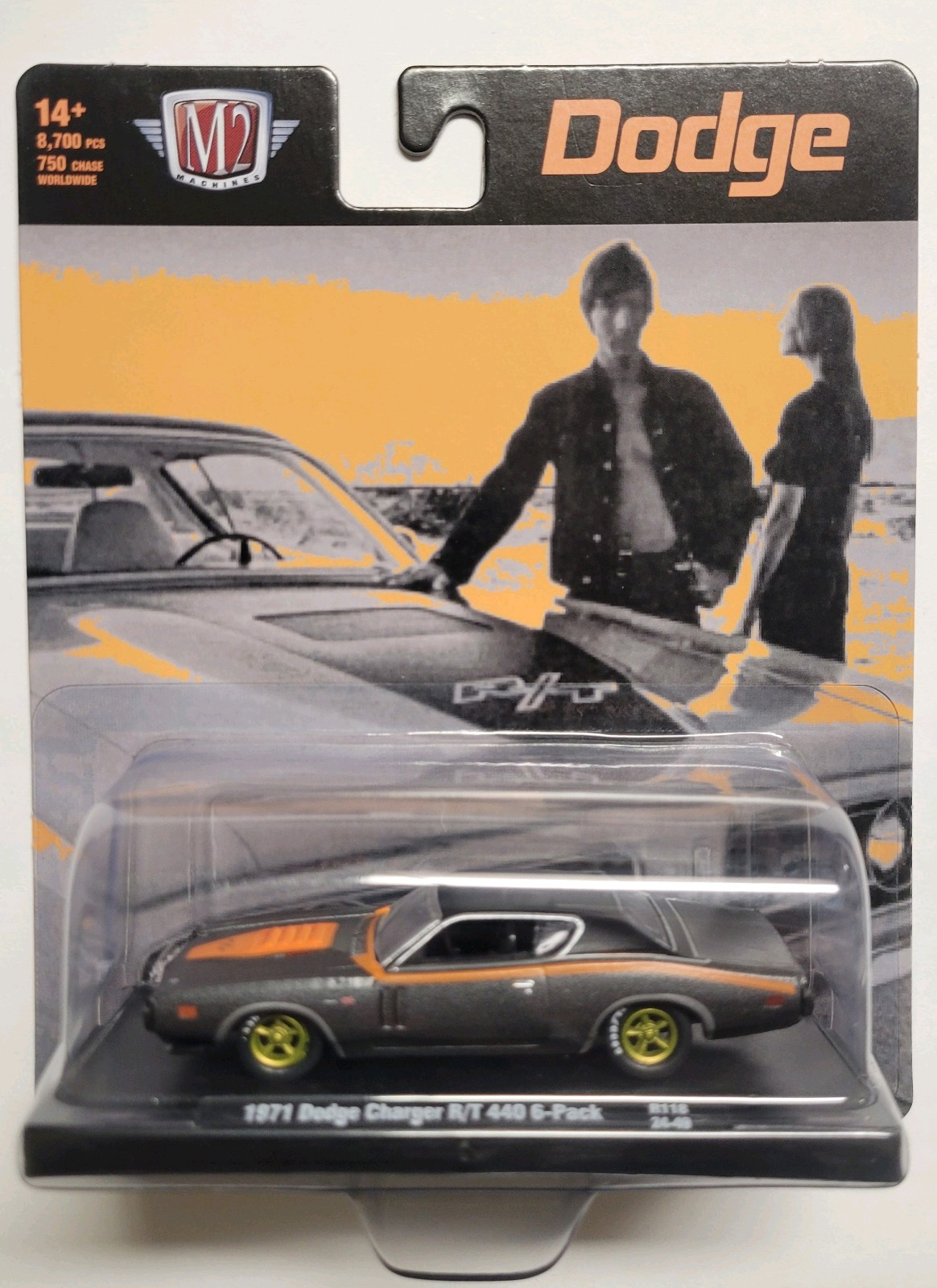 M2 Machines Auto-Drivers  1971 Dodge Charger R/T 440 Orange Chase