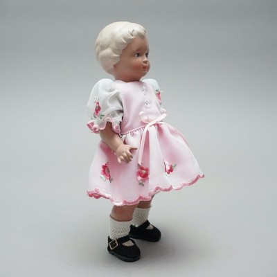 Schildkröt Puppe Klassik Ursel 24 um 1980 rosa Kleid mit Blumen 1.29AIO
