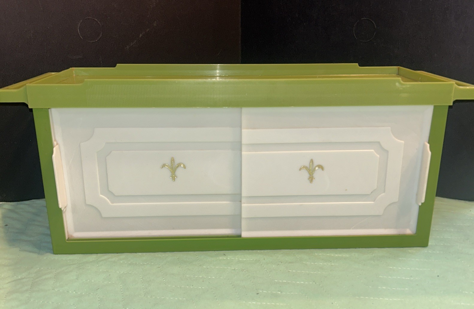 Vintage Mid Century Modern Avocado Green Plastic Kitchen/Bat