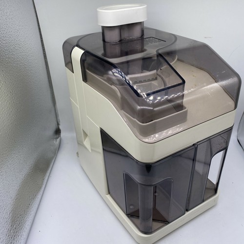 MR COFFEE THE JUICE MACHINE MODEL 