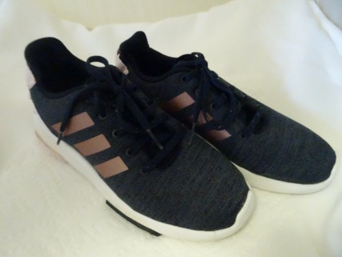 ADIDAS CLOUD FOAM Size 5 Women's 