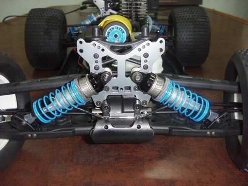 GS Racing XUT II Pro Kit 1/8 4WD Nitro Powered Competition Truggy New No Ori Box - Picture 15 of 18