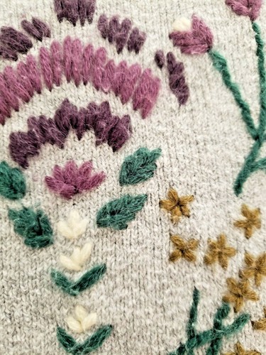 Suéter Sonoma Mujer XL Gris con Púrpura Verde Floral Bordado Suave Pullover - Imagen 6 de 8
