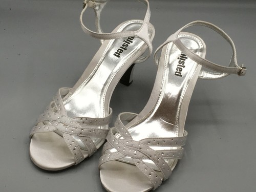 Satin Fabric Pumps 3\