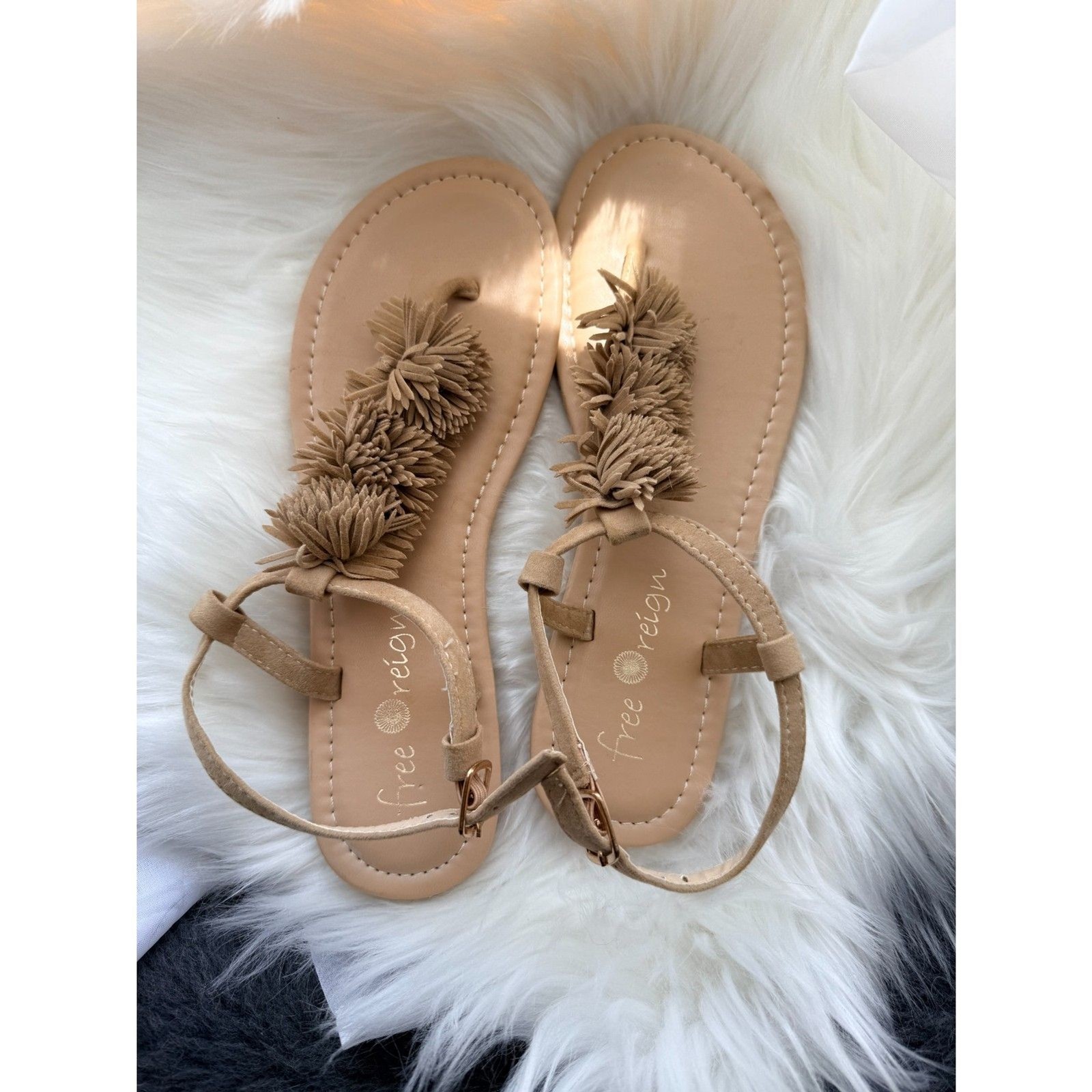 Beige Fringe Tassel Thong Sandals Ankle Strap Women’s Size 7