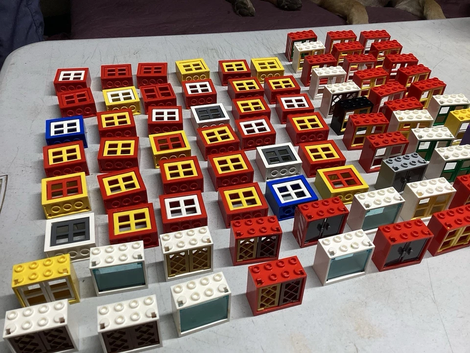 Lego Windows 4132 & 4133 Solid Studs & Panes 2 x 4 x 3 Hollow 60598 & 60608 Shut - Image 3 of 4