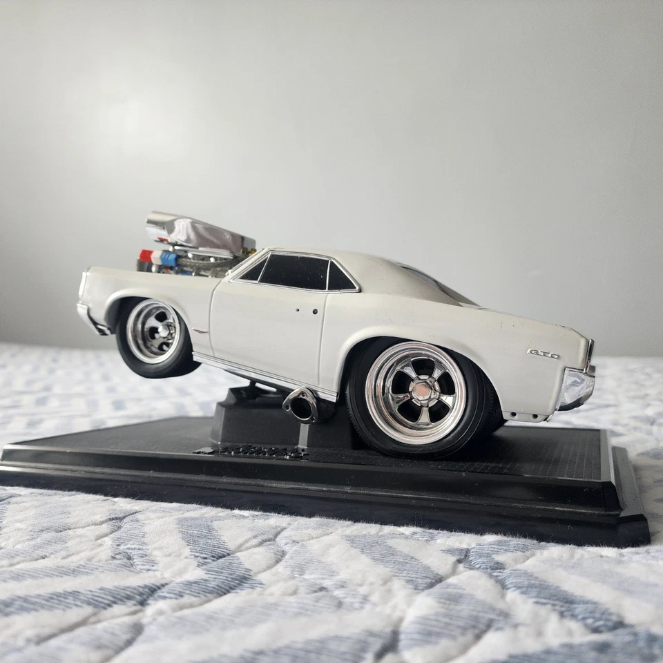 Muscle Machines 1966 Pontiac GTO – 1:18 Diecast Collectible (Limited to 5,800) - Image 4 of 4