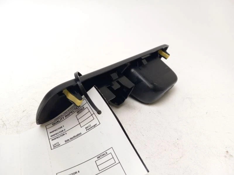 2012 - 2019 TOYOTA PRIUS REAR RIGHT WINDOW SWITCH BEZEL 42106  - Изображение 4 из 4