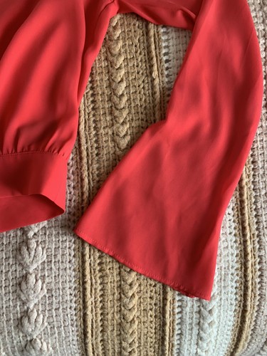 Express Blouse - Picture 3 of 5