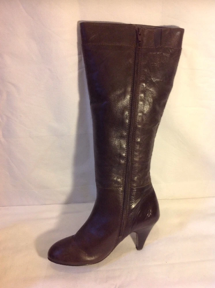 Le chateau knee high boots store