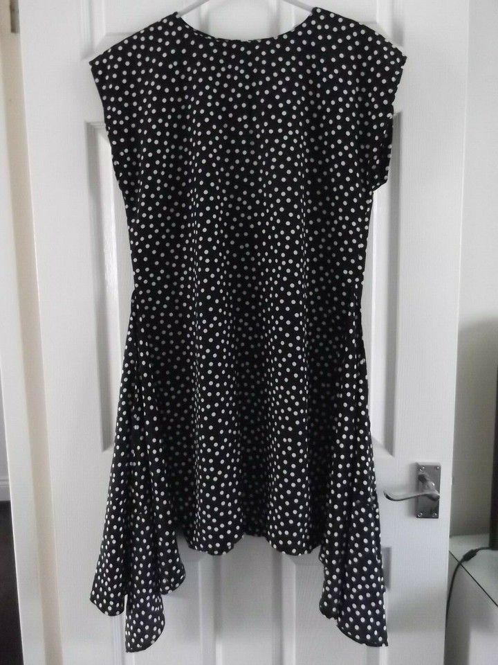 LADIES SLEEVELESS DRESS COLOUR BLACK WITH WHITE SPOTS SIZE 40" CHEST