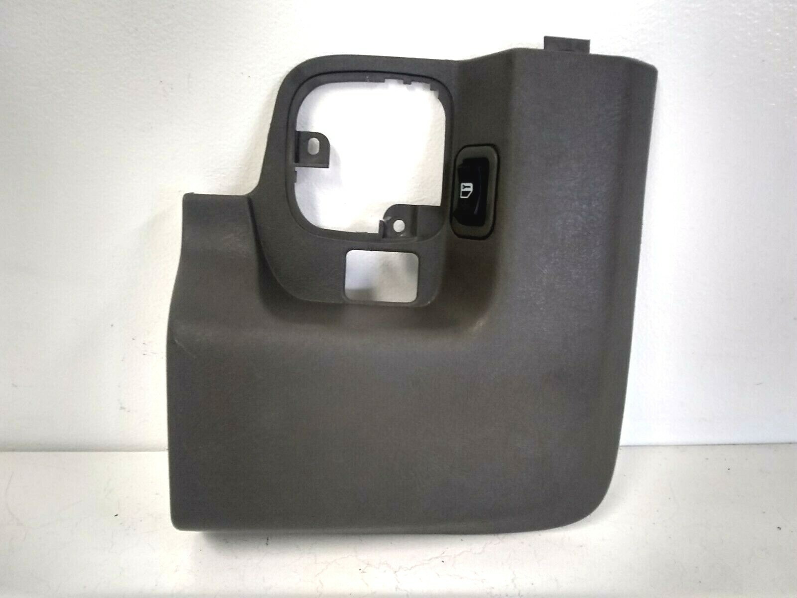GM OEM Front DoorTrim Plate Right 25783336 eBay