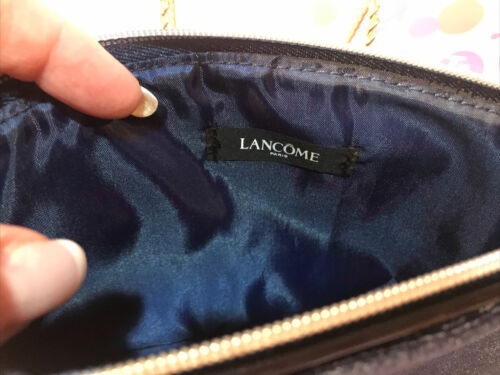 Borsa cosmetica da polso LANCOME BLU VELLUTO PELUCHE 7" x 6" x 2,5" - Foto 2 di 5