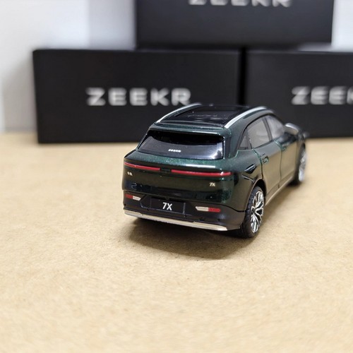 1/64 Scale Geely ZEEKR 7X SUV Green Diecast Car Model Toy Collection Gift - Picture 3 of 4