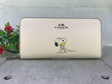 COACH x PEANUTS SNOOPY Leather Zip Wallet Limited White Collaboration