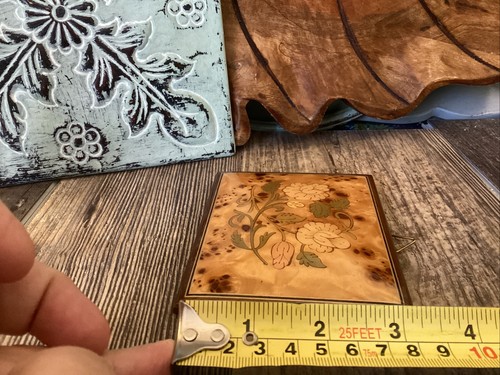 Vintage Italian Wall Hanging Lacquered Shabby Floral made in Italy - Picture 6 of 6