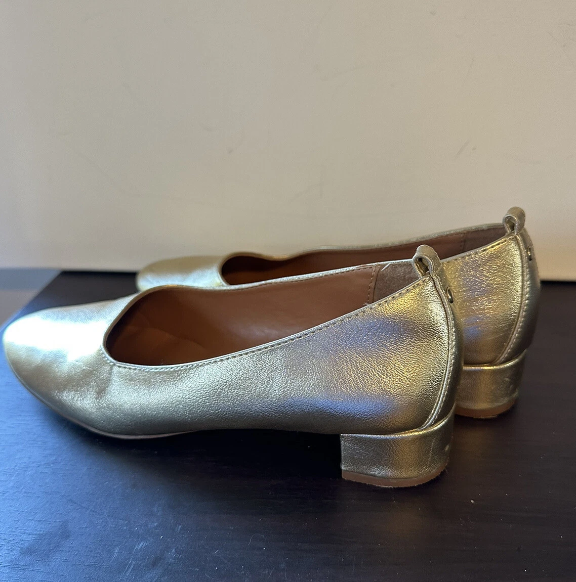 H&m gold deals shoes