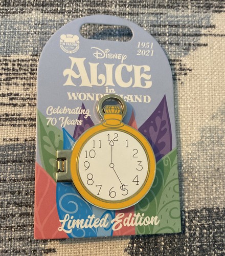 Disney Alice In Wonderland 70th Anniversary Jumbo Pin + 3 Pins & Bonus Pin New - Picture 3 of 7