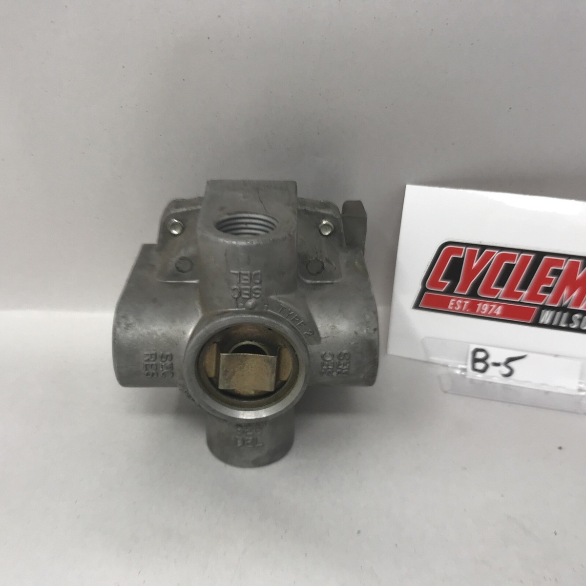 Midland “NOS” Air Brake Relay Valve KN28510 (b-5) | eBay