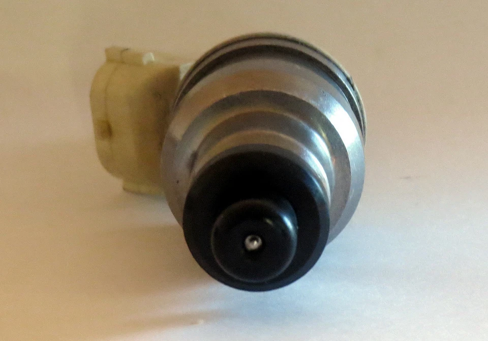 *BEST UPGRADE* Genuine Denso Set Of 4 Fuel Injectors for Mazda B2200 2.2L - Image 2 of 2