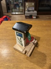 STOP and GO STATION 2001 Clickity-Clack Tracks / Thomas Wooden Railway Trains