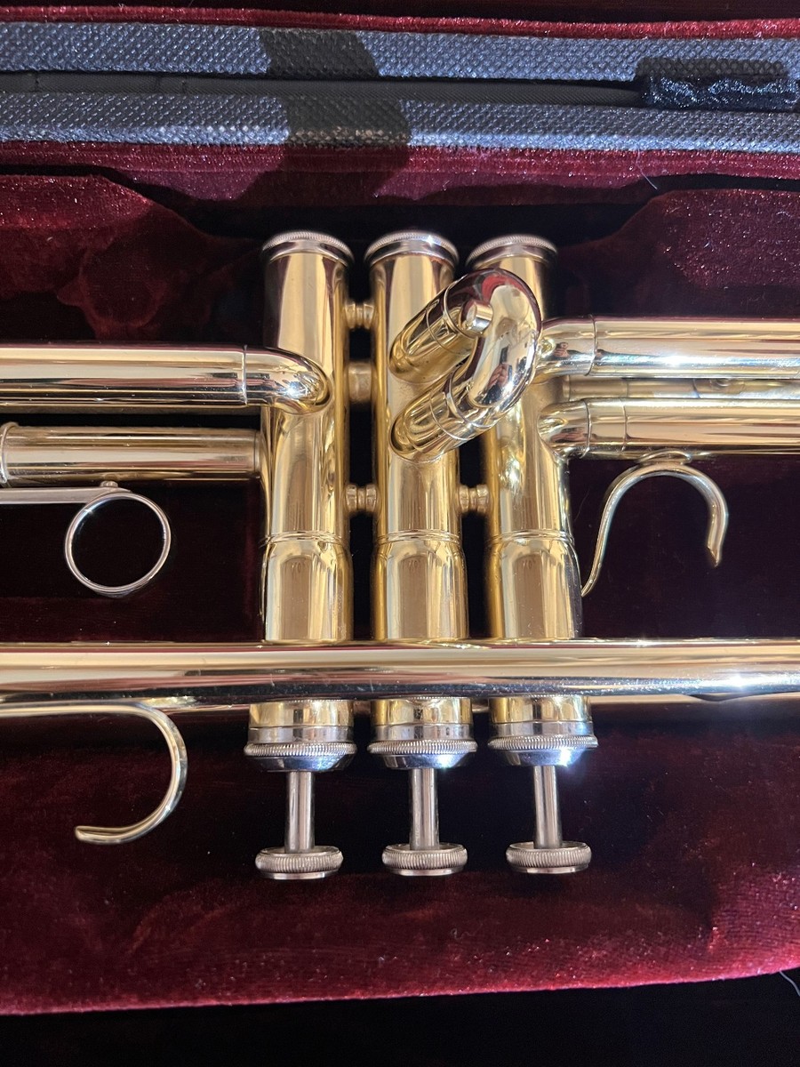 BESSON 1000 SERIES トランペット Besson London 1000 Trumpet w/ Case – Brass Finish – Needs Repair